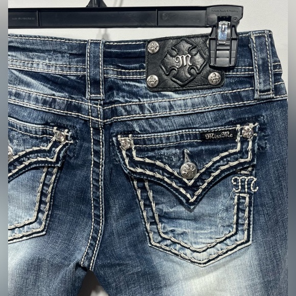 Miss Me Signature Mid-Shorts Blue Denim Size 27 Inseam 6.5” - Picture 4 of 8